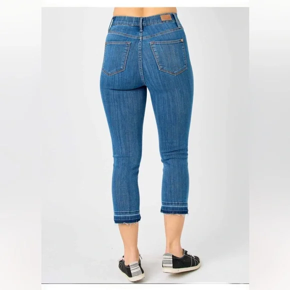 NWT JUDY BLUE High Waist Pull On Capri Denim - Picture 3 of 8